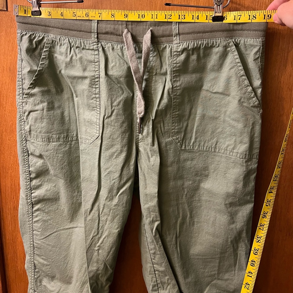 Capris - Picture 6 of 6